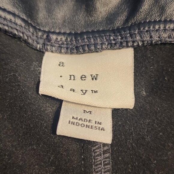 A new day faux leather leggings size medium - Picture 3 of 4